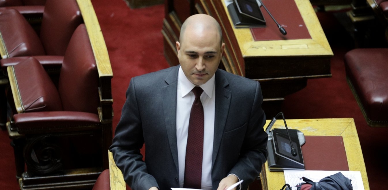 Ο Κωνσταντίνος Μπογδάνος ανακοίνωσε πως βρέθηκε θετικός στον κορονοϊό (φωτό)