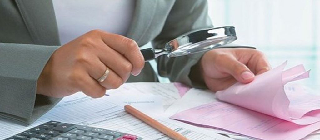 Μετά το Πάσχα η κυβέρνηση ετοιμάζει μαζικούς ελέγχους μέσω της εφορίας