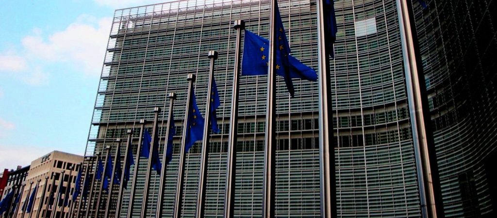 Η ΕΕ αρνείται ν’αποζημιώσει Έλληνες αγρότες που καταστράφηκαν λόγω του εμπάργκο στη Ρωσία: «Κάντε το για την Ουκρανία!»