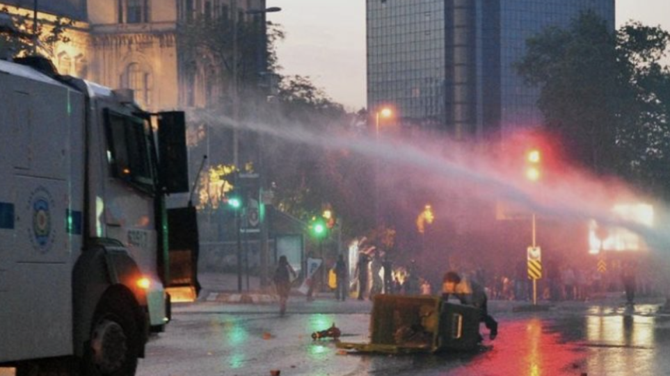 Αποφασισμένος ο Ερντογάν με μεταβίβαση του πάρκου Γκεζί στο κράτος: «Θα ξαναγίνουν οι οθωμανικοί στρατώνες»