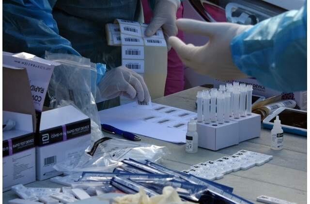 Self test: Δωρεάν μία φορά την εβδομάδα για όλους τους Έλληνες – Η διαδικασία για να τα προμηθευόμαστε (βίντεο)