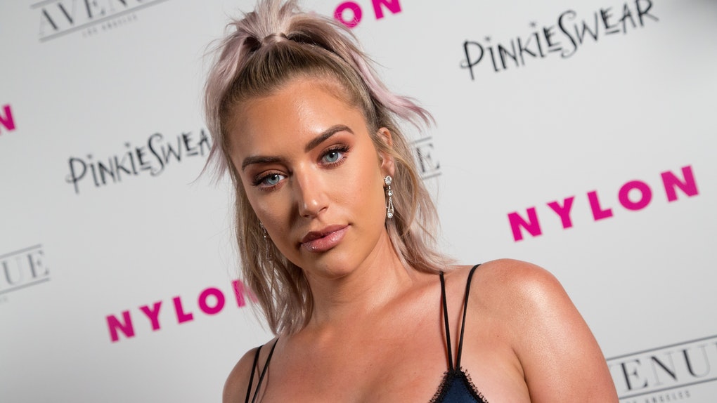 Stassie Karanikolaou: Ποζάρει γυμνή στη μπανιέρα της και κάνει να την φαντασία των ανδρών να «οργιάζει» (φωτο)