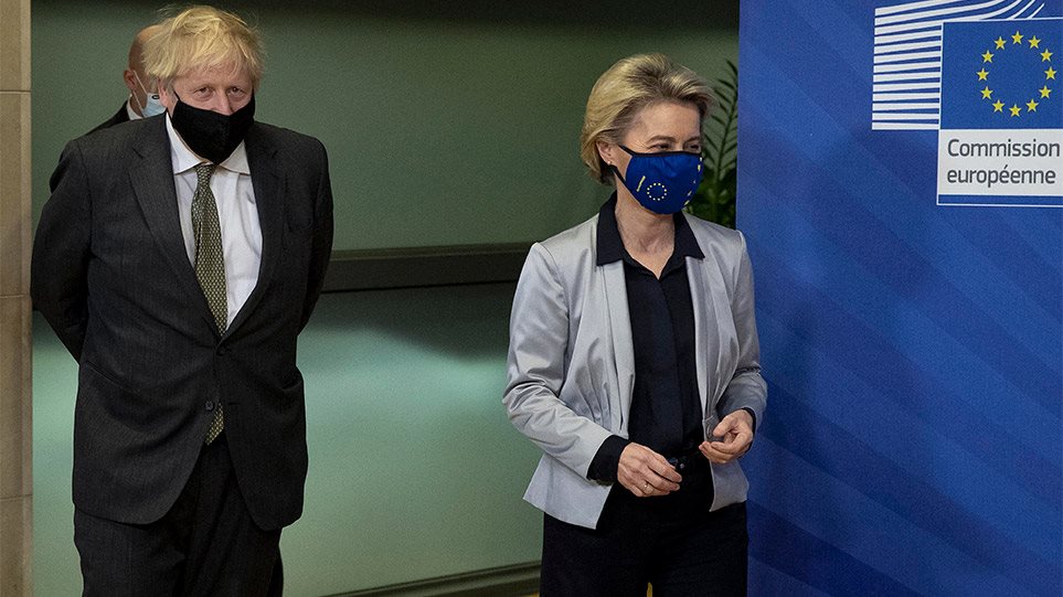 Αφού τα έκανε όλα λάθος με τα εμβόλια η Φον ντερ Λάιεν τώρα απειλεί την Βρετανία – Λονδίνο: «Εκτίθεστε»