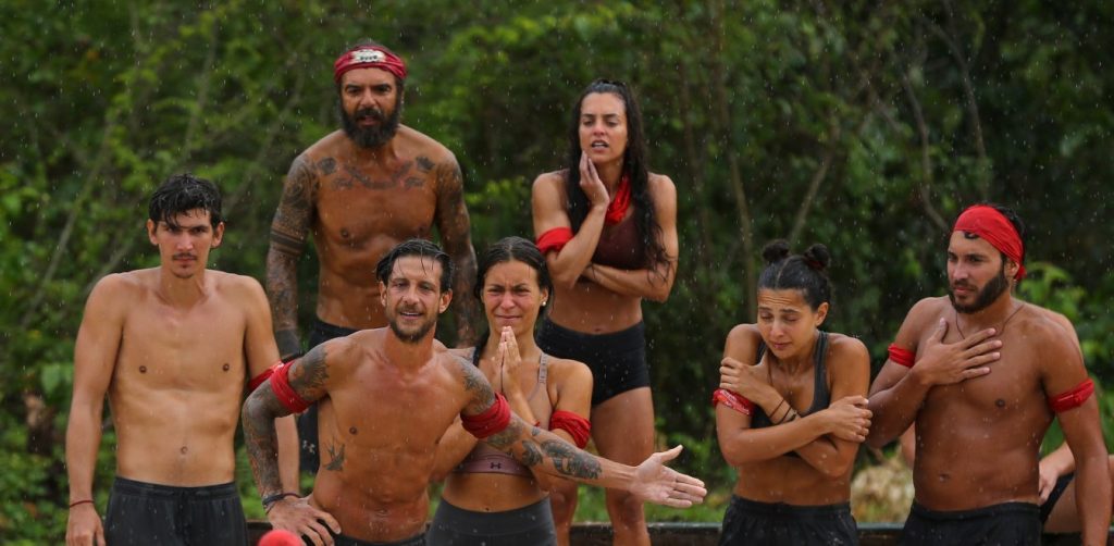 Τα κορίτσια στο Survivor έκαναν spa με στάχτη για να ανανεωθούν και το twitter έκανε… πάρτι (φωτό)