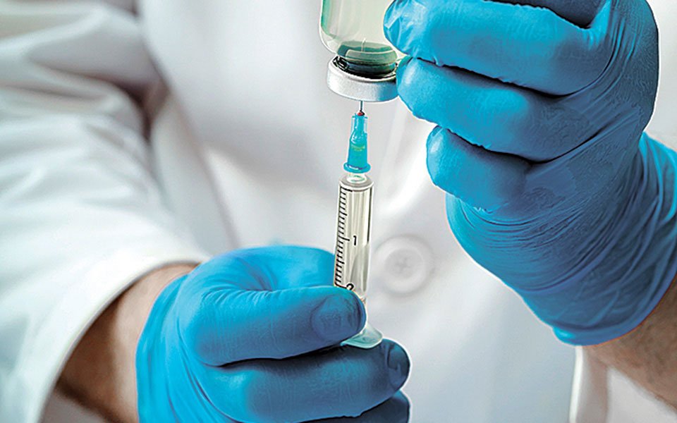 Η Ταϊλάνδη ξεκίνησε τις κλινικές δοκιμές ενός εγχώριου εμβολίου