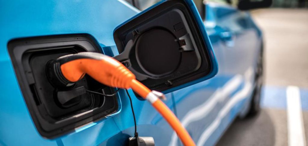 ΥΠΕΝ: Οδηγίες προς τους δήμους για τους σταθμούς φόρτισης των ηλεκτρικών οχημάτων