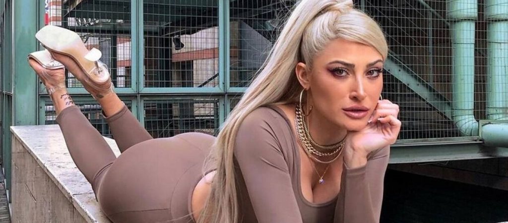 «Φωτιά και λάβρα» η Ιωάννα Τούνη – Η φωτογραφία με τα εσώρουχα που προκάλεσε ταραχή (φώτο)