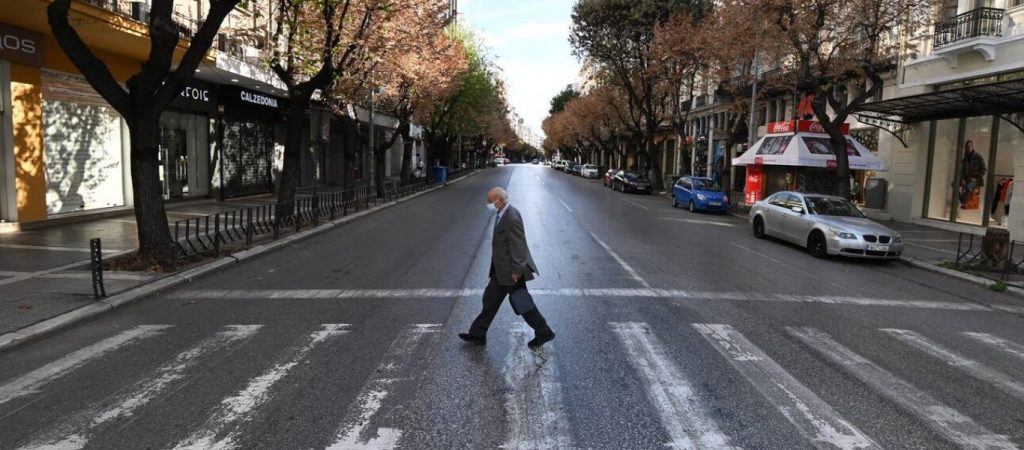 «Τελειώνει» τις ζωές μας ο Δ.Σαρηγιάννης: Απρίλιο το λιανεμπόριο & Ιούνιο η εστίαση – Τι θα γίνει με τα σχολεία