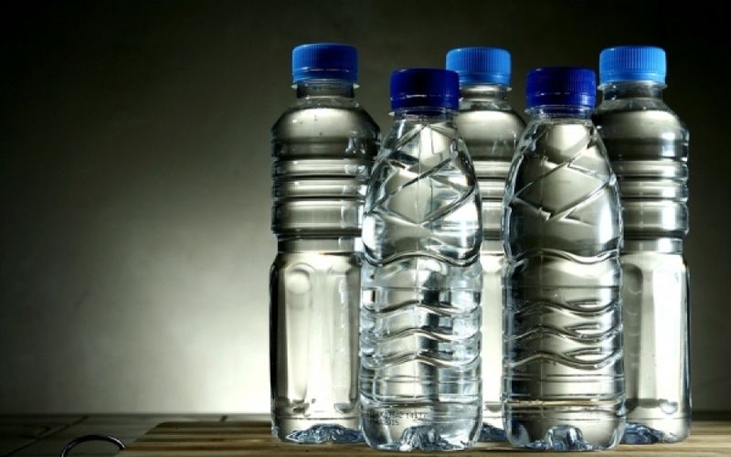 Προσοχή: Aυτό είναι το λάθος που κάνουμε όλοι με τα πλαστικά μπουκάλια