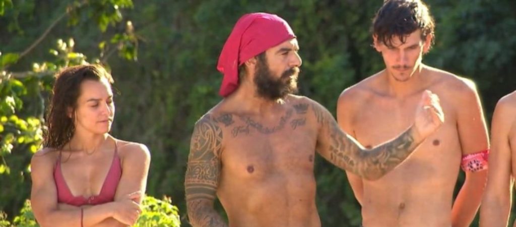 Survivor: «Το βράδυ δέρνει ηχολήπτες και το πρωί πίνει αγιασμό – Αγιασμένα χαστούκια» (φώτο)