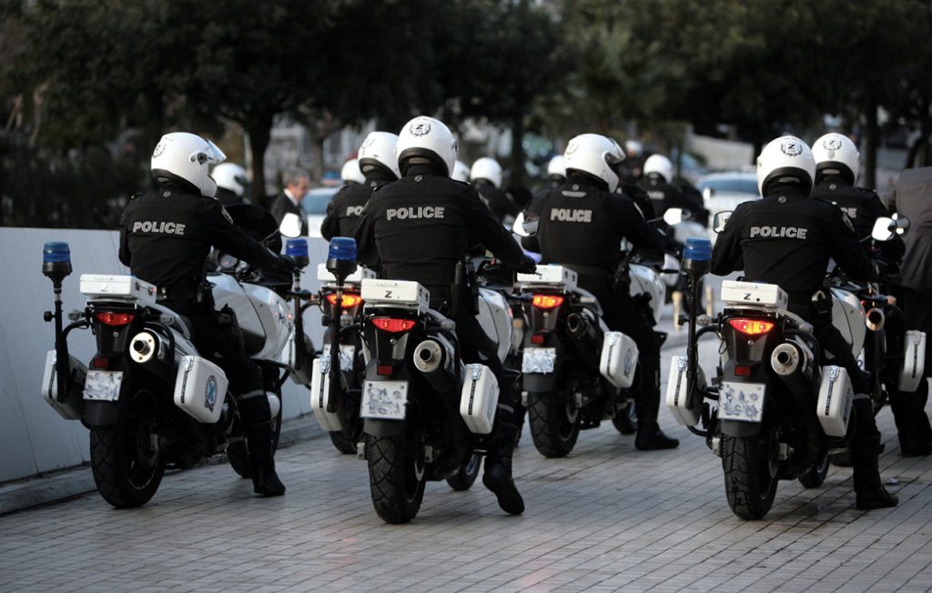 Ομάδα Δράσης: Από σήμερα ο αριθμός στο κράνος και η κάμερα στη στολή των αστυνομικών (βίντεο)