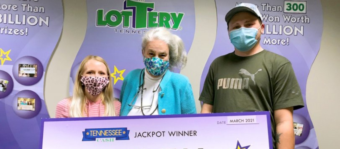 Η τύχη του χαμογέλασε – Άνδρας έχασε κερδισμένο λαχείο και το βρήκε στο πάρκινγκ