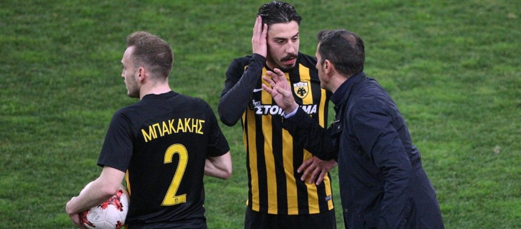 AEK: Στην Πορτογαλία ο Α.Σιμόες – Δύσκολα θα αγωνιστεί ξανά φέτος