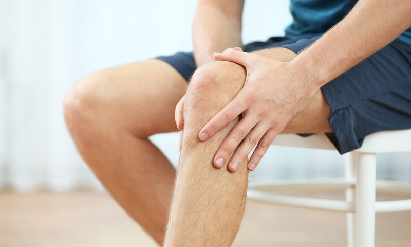 Πόνος στις αρθρώσεις: Γιατί είναι πιο έντονος τη νύχτα – Πως θα ανακουφιστείτε