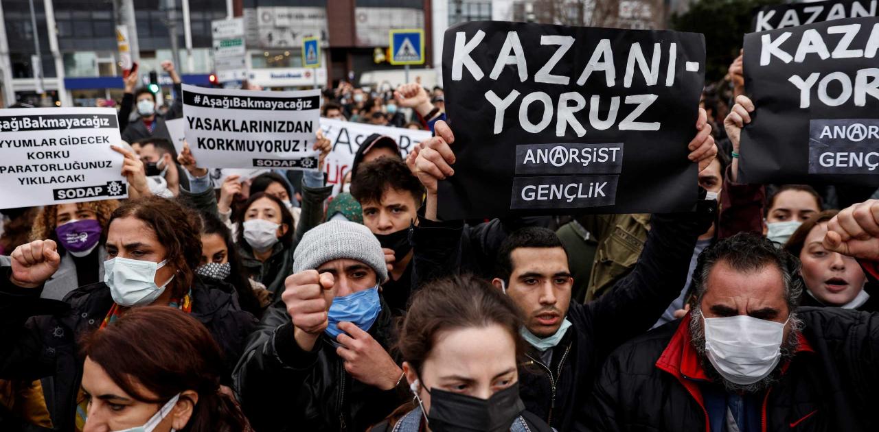 Τουρκία: Η αστυνομία προχώρησε στη σύλληψη 50 διαδηλωτών έξω από δικαστήριο της Κωνσταντινούπολης