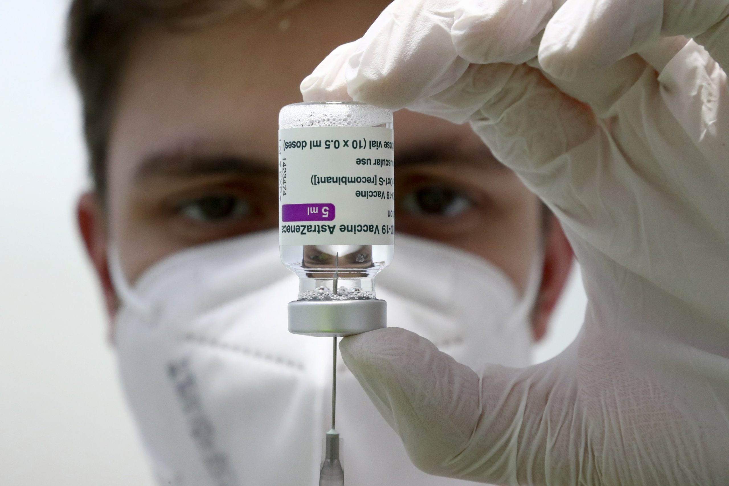 Σύρος: «Εγκεφαλικό από θρόμβους» έπαθε άντρας που έκανε το εμβόλιο της AstraZeneca – Κατέρρευσε σε λίγα λεπτά!