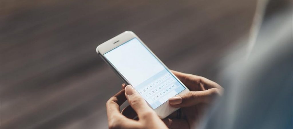 Με αυτόν τον τρόπο θα εξαφανίσετε τις… ελαφριές γρατζουνιές από το κινητό σας