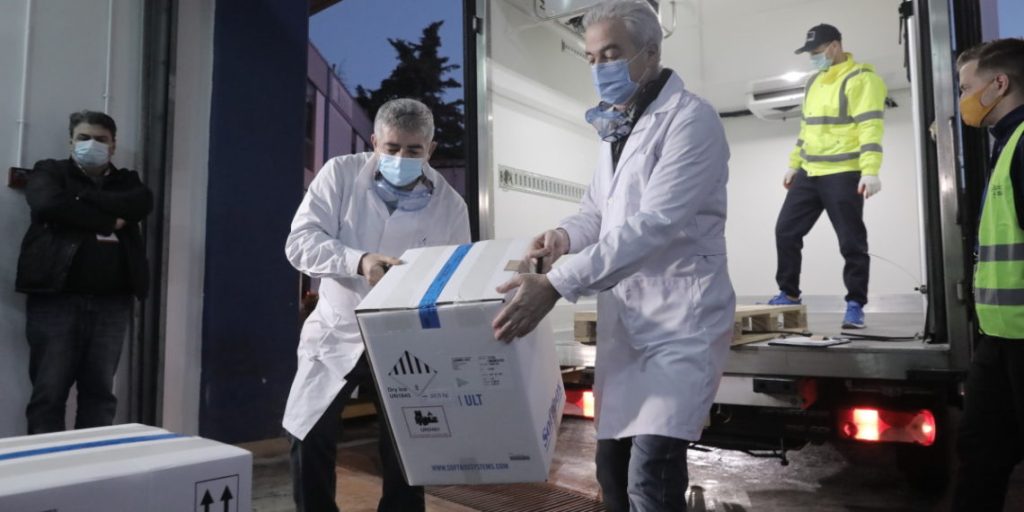 Times: Ευρωπαϊκή Ένωση και Βρετανία είναι κοντά σε συμφωνία για εμβόλια του κορωνοϊού