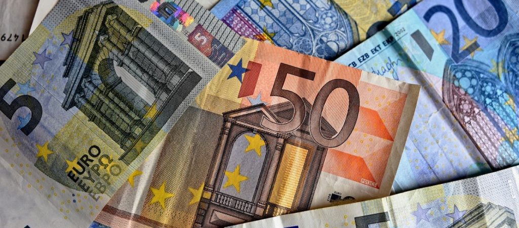 Νέα μέτρα στήριξης: Επίδομα 534 ευρώ για τις κλειστές επιχειρήσεις τον Απρίλιο & ΣΥΝ-ΕΡΓΑΣΙΑ για τις πληττόμενες