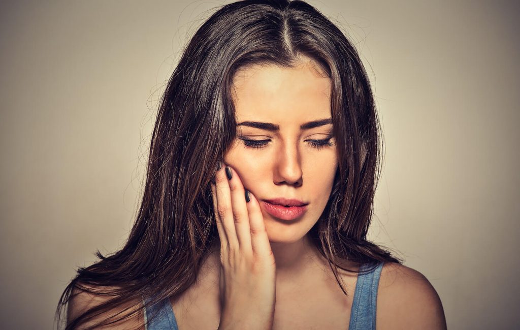 Αυτός είναι ο λόγος που το κρύο προκαλεί πόνο στα δόντια – Πως να ανακουφιστείτε