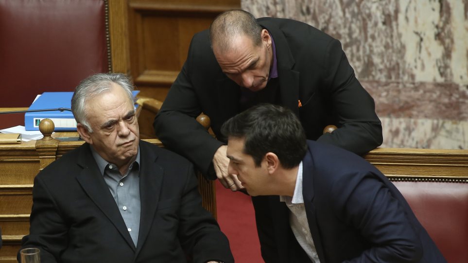 ΝΔ σε ΣΥΡΙΖΑ: «Να πάρετε θέση για τις δηλώσεις Γ.Βαρουφάκη για τον Γ.Δραγασάκη»