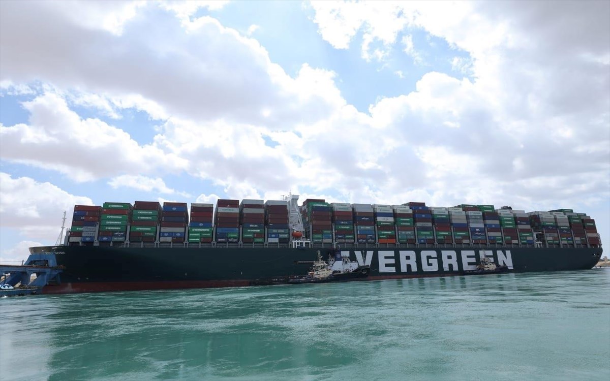 Πλέει ελεύθερο πλέον το Ever Given: Πότε θα ανοίξει ξανά η Διώρυγα του Σουέζ (βίντεο) (upd)