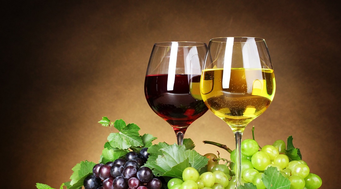 Με ποιο φαγητό ταιριάζει καλύτερα το λευκό, το κόκκινο και το ροζέ κρασί;