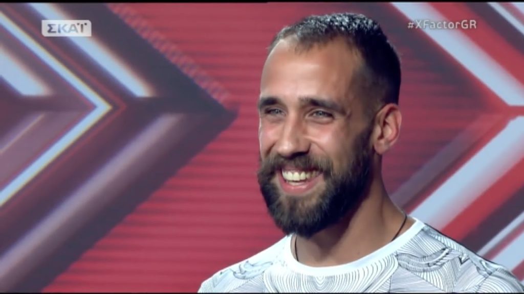 Ο Βασίλης Πορφυράκης επιστρέφει και «χτυπάει» στην καρδιά!