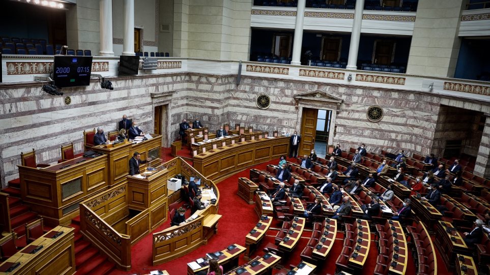 Σε εξέλιξη η μυστική ψηφοφορία στη Βουλή για την συγκρότηση προανακριτικής για το Ν.Παππά