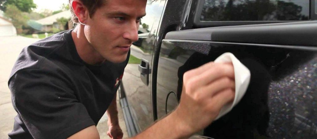 Με αυτόν τον τρόπο θα «εξαφανίσετε» τις γρατσουνιές από το αμάξι σας (βίντεο)