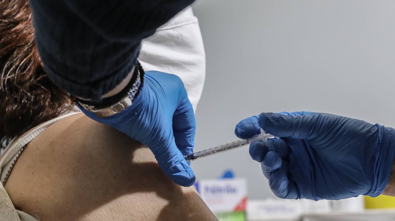 Διπλάσιες ακυρώσεις στα ραντεβού εμβολιασμού στον Ίλιον μετά το χθεσινό θάνατο (φωτό-βίντεο)