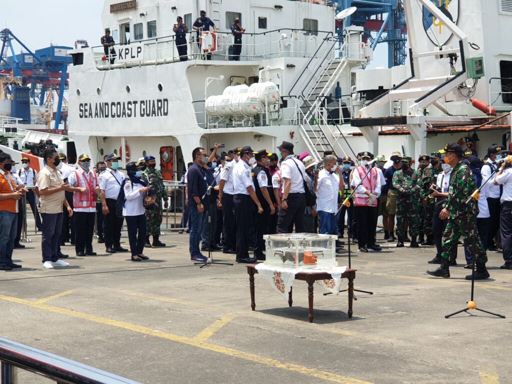 Βρέθηκε το cockpit voice recorder του Boeing 737 της Sriwijaya Air που είχε πέσει τον Ιανουάριο
