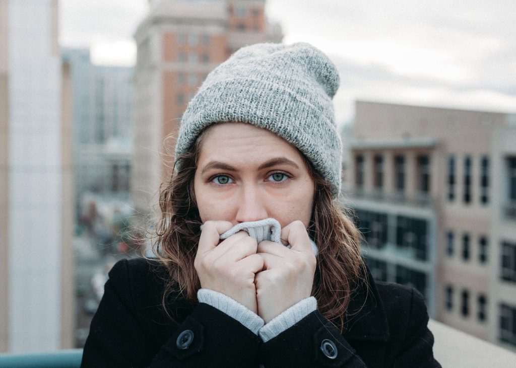Κρύα μύτη: Τι μπορεί να σημαίνει για την υγείας σας – Πότε πρέπει να ανησυχήσετε