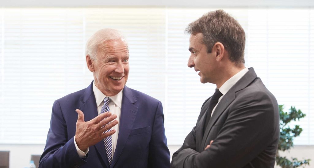 Τ.Μπάιντεν όπως… Κ.Μητσοτάκης: Υποσχέθηκε και αυτός «εκατομμύρια καλές δουλειές»