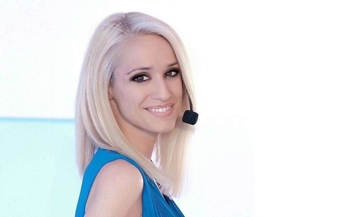 Νέο ατύχημα για την Κ.Παναγοπούλου: Τράκαρε με… γυάλινη πόρτα – «Παιδιά φτάνει με τις κατάρες» (φωτό)