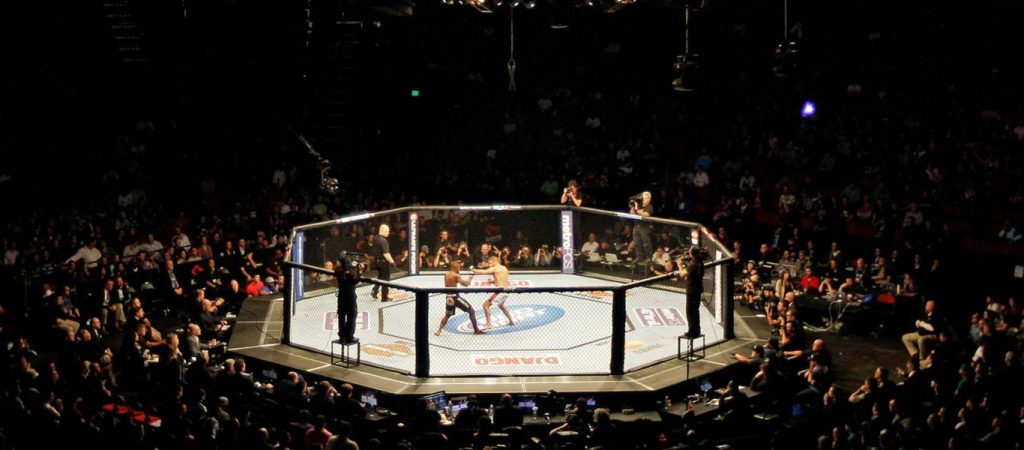 Συγκλονιστικό ατύχημα σε αγώνα ΜΜΑ – Άνδρας έχασε δάχτυλο του χεριού του (βίντεο)