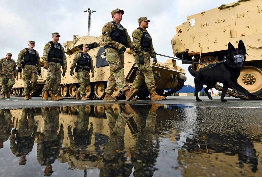 Προσπαθεί να «εμψυχώσει» τους Ουκρανούς σύμβουλος του Β.Ζελένσκι: «Το ΝΑΤΟ θα κάνει ασκήσεις με αντιρωσικό σενάριο»