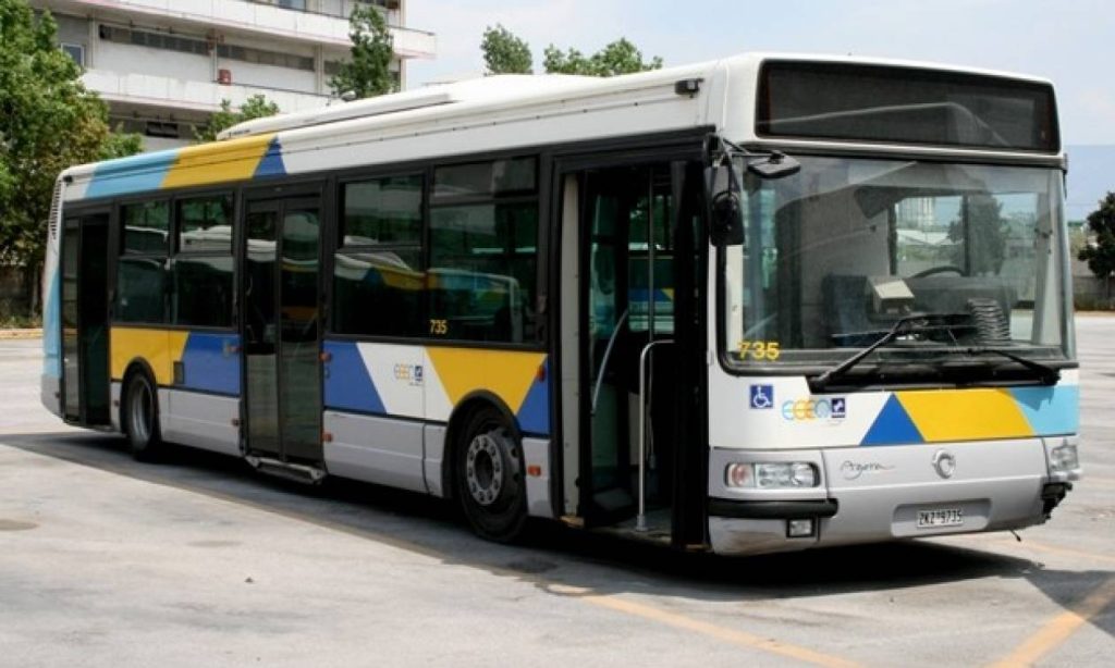 Ακινητοποιήθηκε λεωφορείο στην Βασιλίσσης Σοφίας – Ταλαιπωρία για τους επιβάτες του