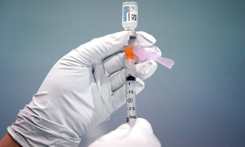 Τελειώνει το εμβόλιο της AstraZeneca η αμερικανική κυβέρνηση – Διέκοψε την παραγωγή του εργοστασίου