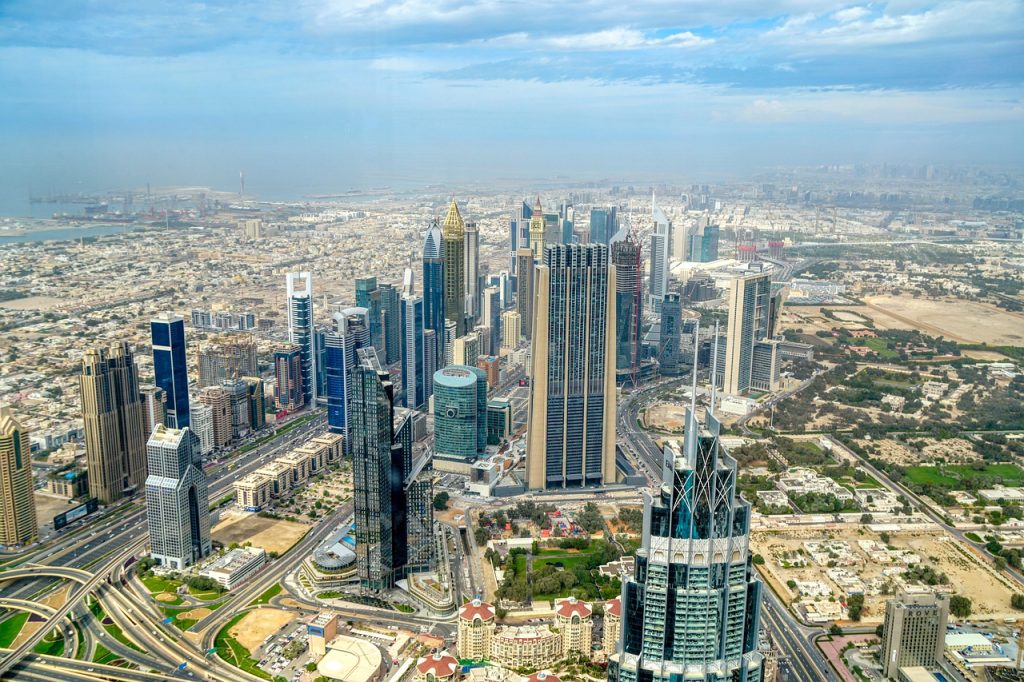 «Καυτές» συλλήψεις στο Ντουμπάι: Συνέλαβαν δεκαπέντε ολόγυμνες γυναίκες που πόζαραν σε ουρανοξύστη (φωτο)