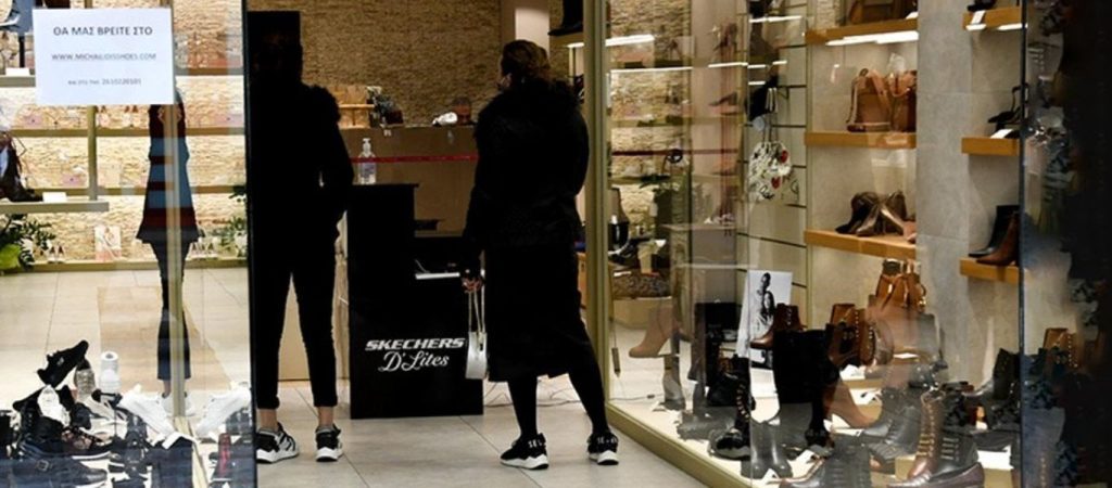 Υποτονική η κίνηση στους μεγάλους εμπορικούς δρόμους της Αθήνας