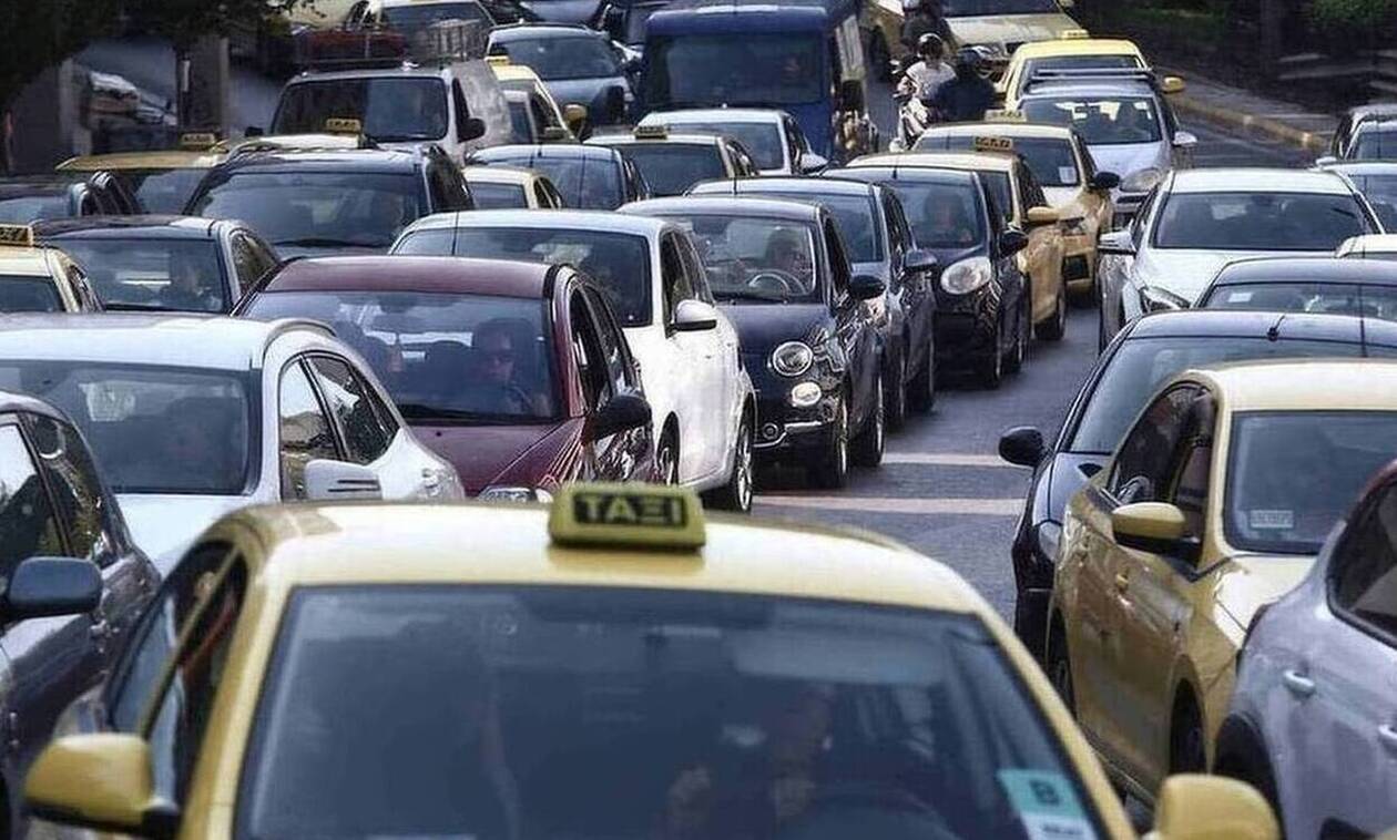 Κυκλοφοριακό «έμφραγμα» από το «Δαχτυλίδι» μέχρι τα Κανατάδικα – Εξετράπη μηχανή (χάρτης)