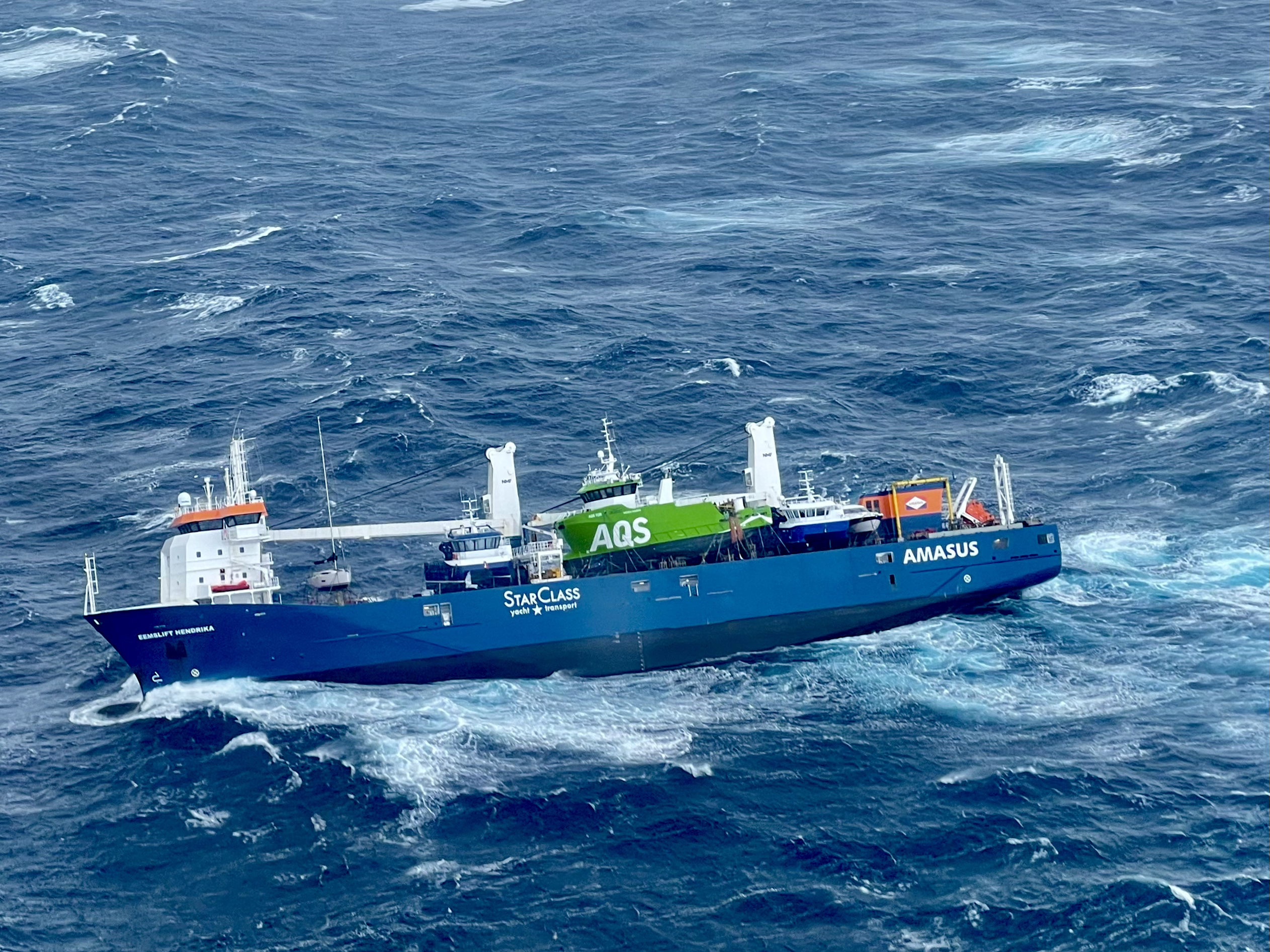 Νορβηγία: Ολλανδικό φορτηγό πλοίο πλέει ακυβέρνητο – Κίνδυνος να βυθιστεί (βίντεο)