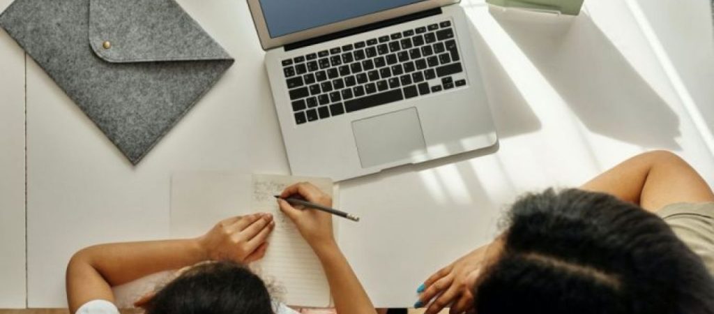 Voucher 200 ευρώ: Oι δικαιούχοι του προγράμματος και τα βήματα που «ξεκλειδώνουν» την επιδότηση