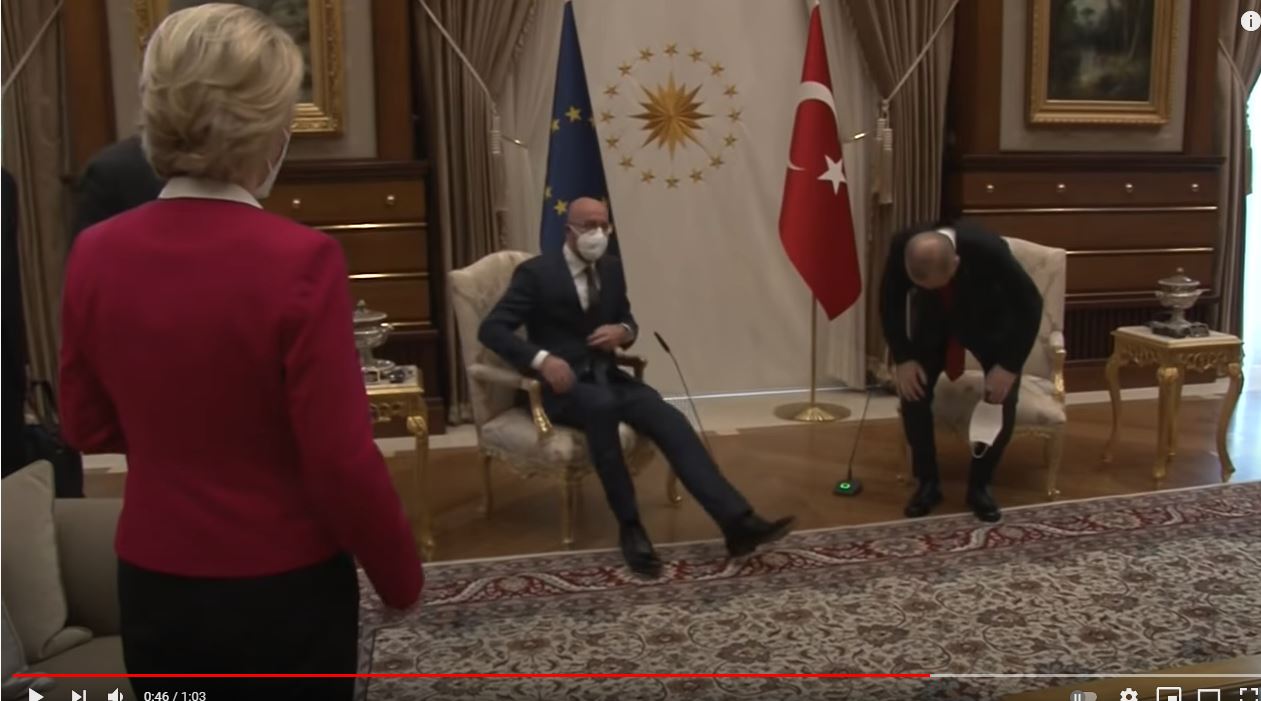 «Το φυσάει και δεν κρυώνει» η Ούρσουλα φον ντερ Λάιεν για την ορθοστασία της στην Τουρκία (βίντεο)