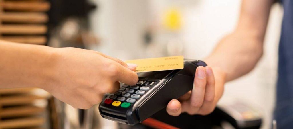 Φορολογική δήλωση: Η Εφορία θα έχει… προσυμπληρωμένες τις αγορές & δαπάνες που έχουμε κάνει