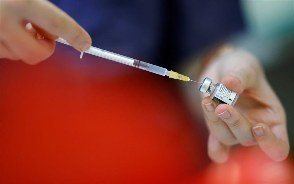 Α.Δημόπουλος: «Μεγάλο το όφελος από την συνέχιση των εμβολιασμών παρά τις παρανέργειες»