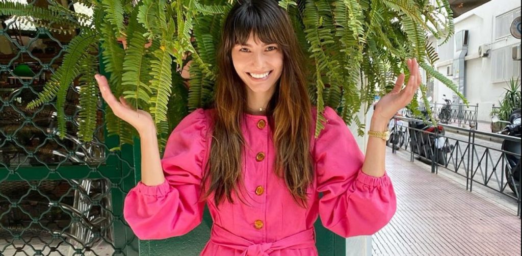 «Τολμηρή» η Η.Παπαγεωργίου – Ποζάρει χωρίς μακιγιάζ λίγο πριν ξεκινήσει την εκπομπή της (φώτο)