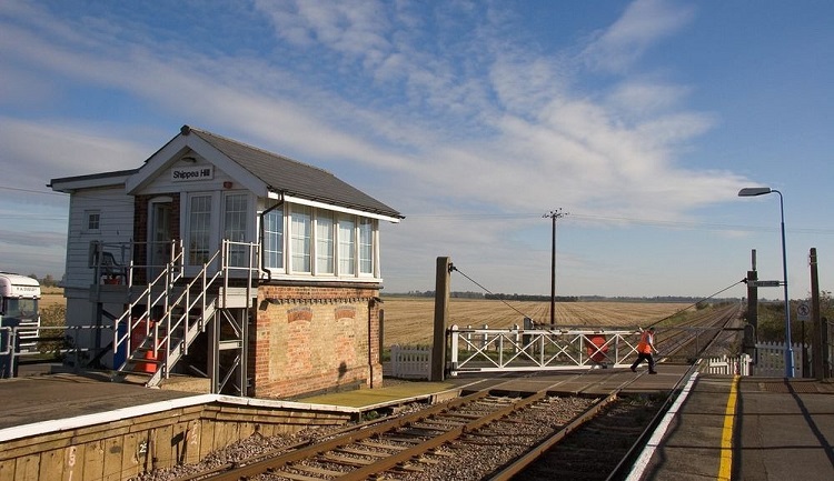 Ο πιο… ήσυχος σιδηροδρομικός σταθμός – Εξυπηρετεί ένα επιβάτη το μήνα! (φωτο)