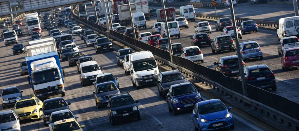 Αυξημένη κίνηση στην εθνική οδό Αθηνών – Λαμίας λόγο τροχαίου ατυχήματος